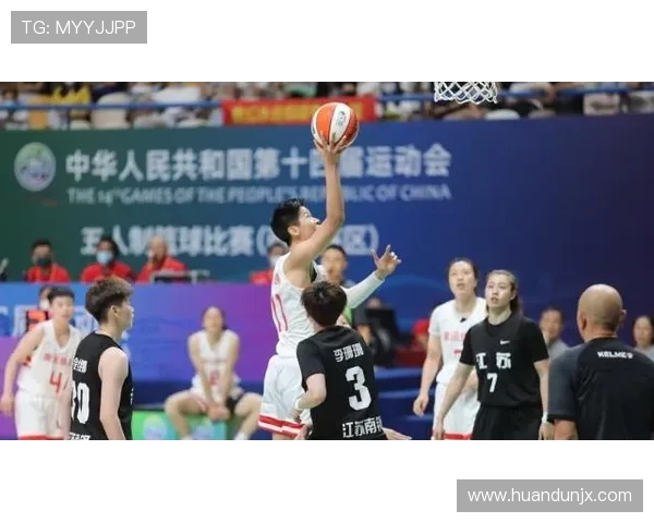 定海神针！杨力维用三分绝杀 + 更衣室暖心时刻 率中国女篮重塑冠军魂