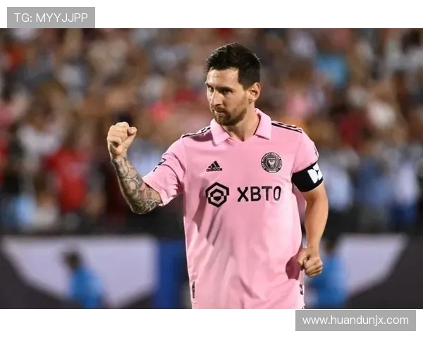 巴尔特拉看台见证世俱杯：前队友齐聚，巴萨传奇为梅西喝彩